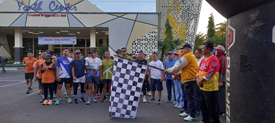 Dilepas Pj Wali Kota, Ratusan Pelari Ikuti Padang Trail Running