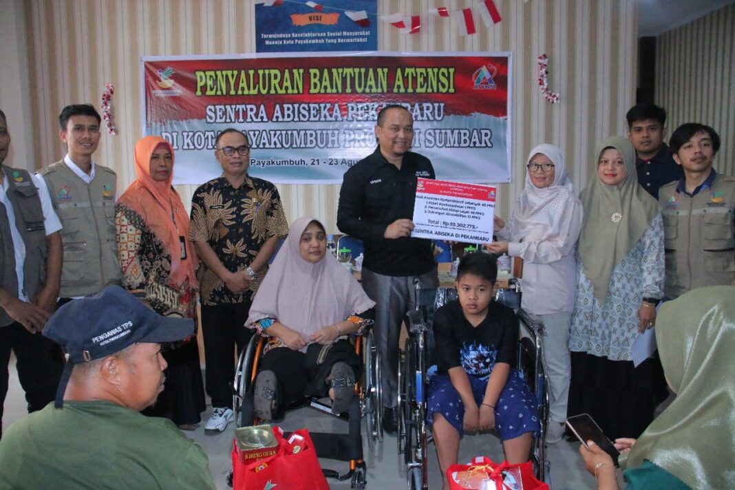 Pemko Salurkan Bantuan Untuk Keluarga Tidak Mampu Di Kota Payakumbuh