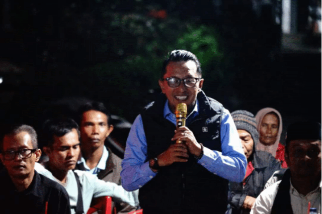 Bupati Eka Putra Hadiri Penampilan Kesenian Randai Di Jorong Sungai Leman Nagari Sungai Tarab
