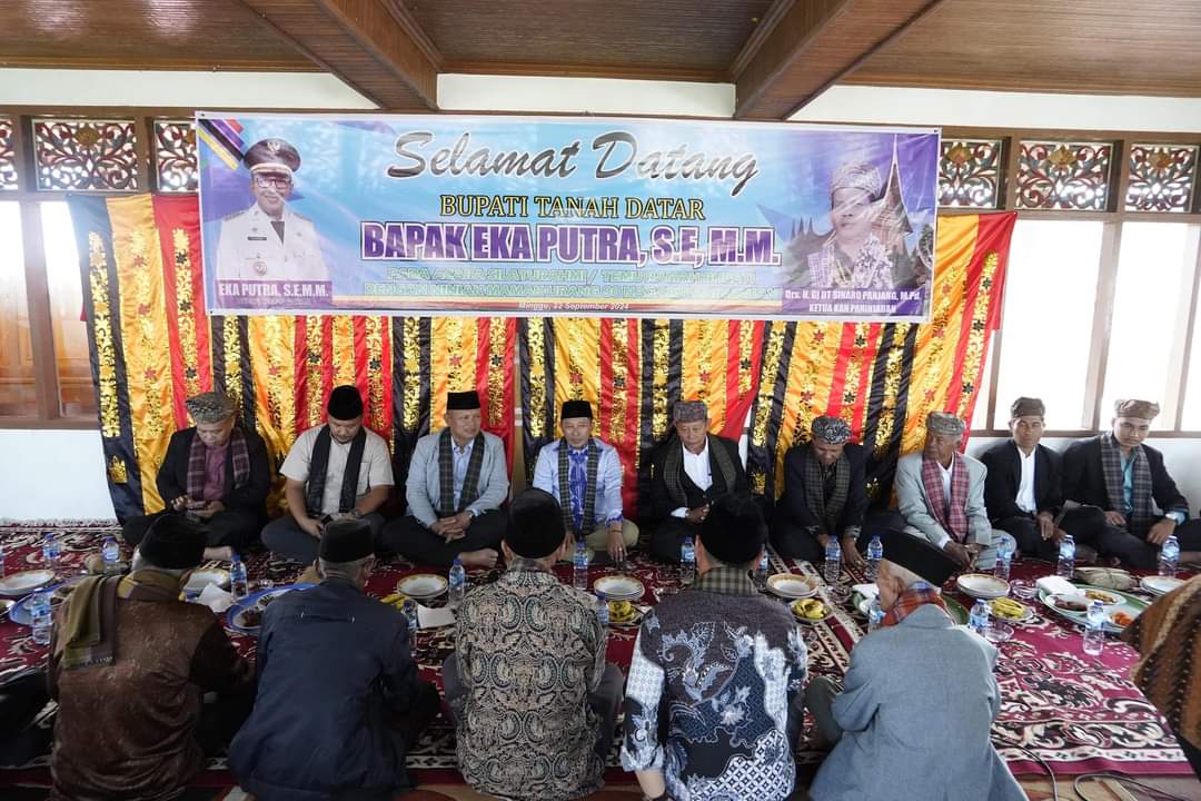 Bupati  Eka Putra Silaturahmi Dengan Ninik Mamak Nan Salapan Puluah Nagari Paninjauan Kecamatan X Koto