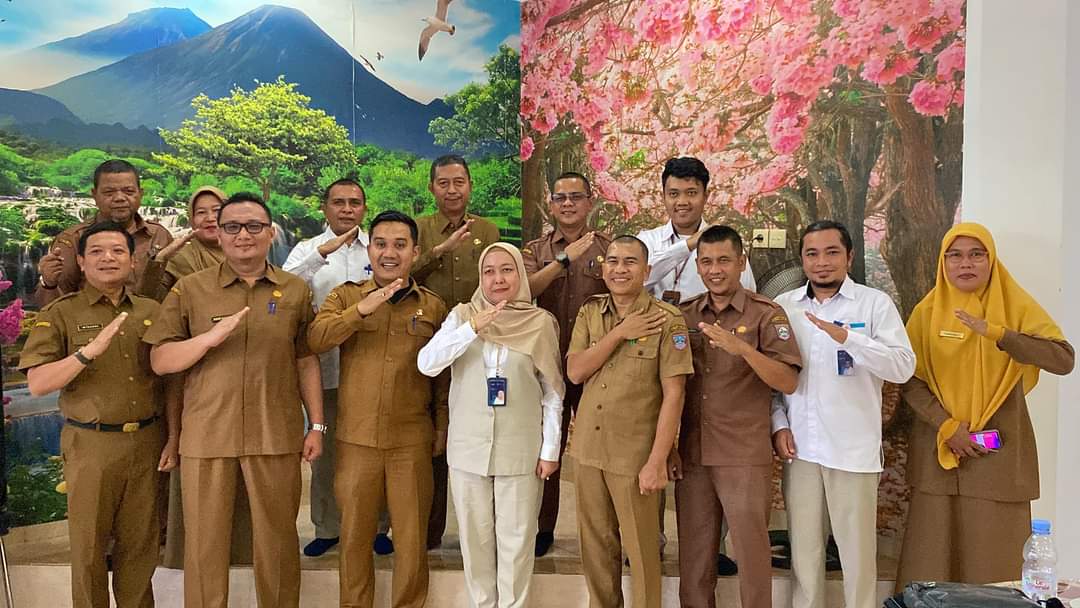 Perum Bulog Wilayah Sumbar Bersilaturahmi Dengan Plt Bupati Pasbar