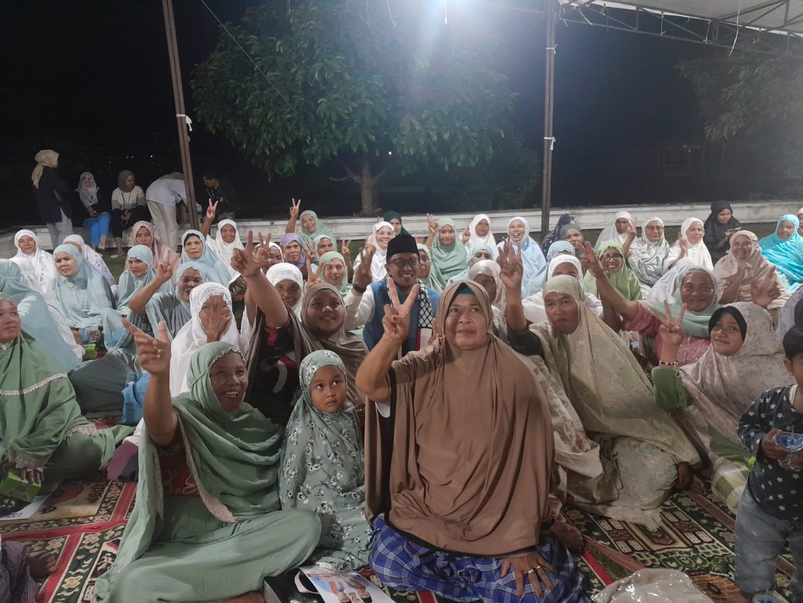 Calon Bupati Eka Putra Hadiri Wirid Yasinan Jorong Piliang  Nagari Lima Kaum