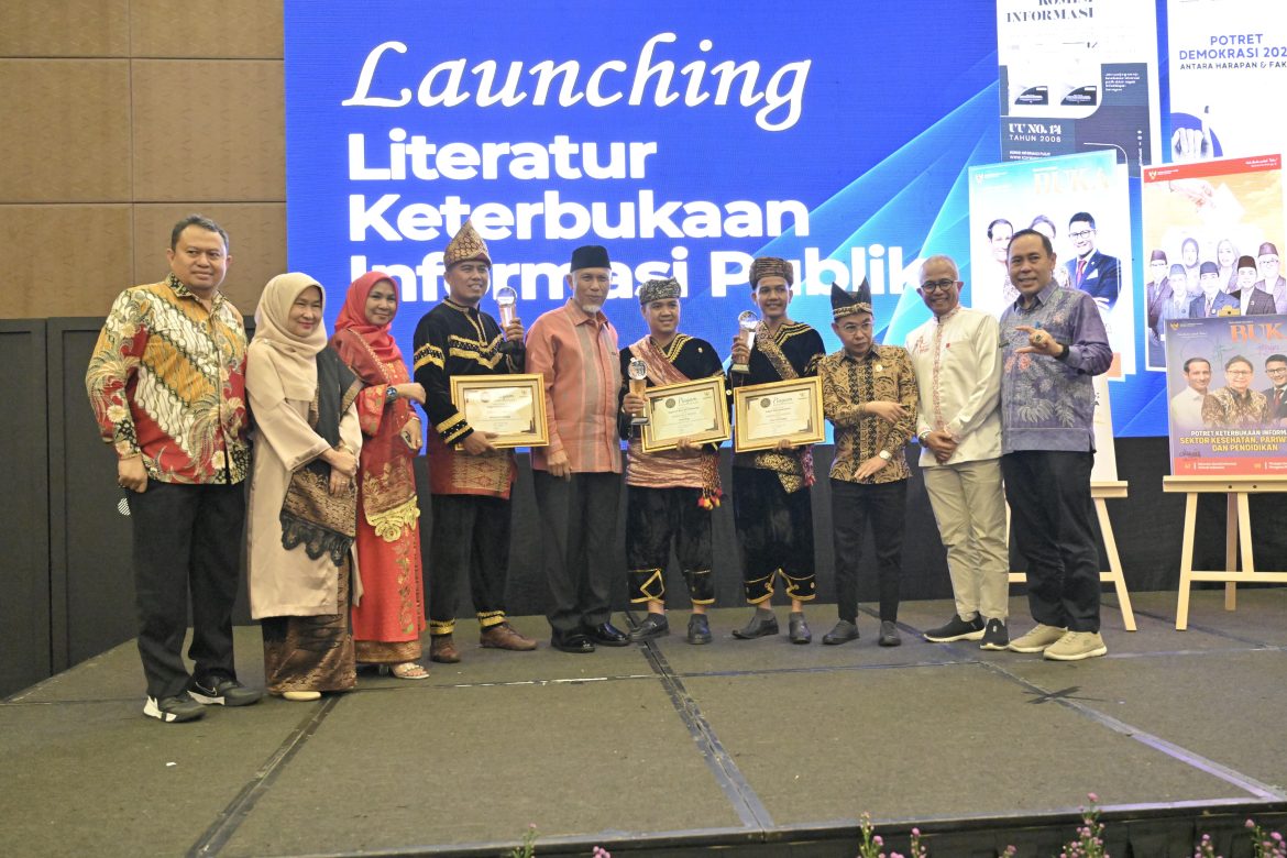 Tiga Nagari di Sumbar Raih Penghargaan Keterbukaan Informasi Publik (KIP) Desa 2024, Ini Nama Nagarinya