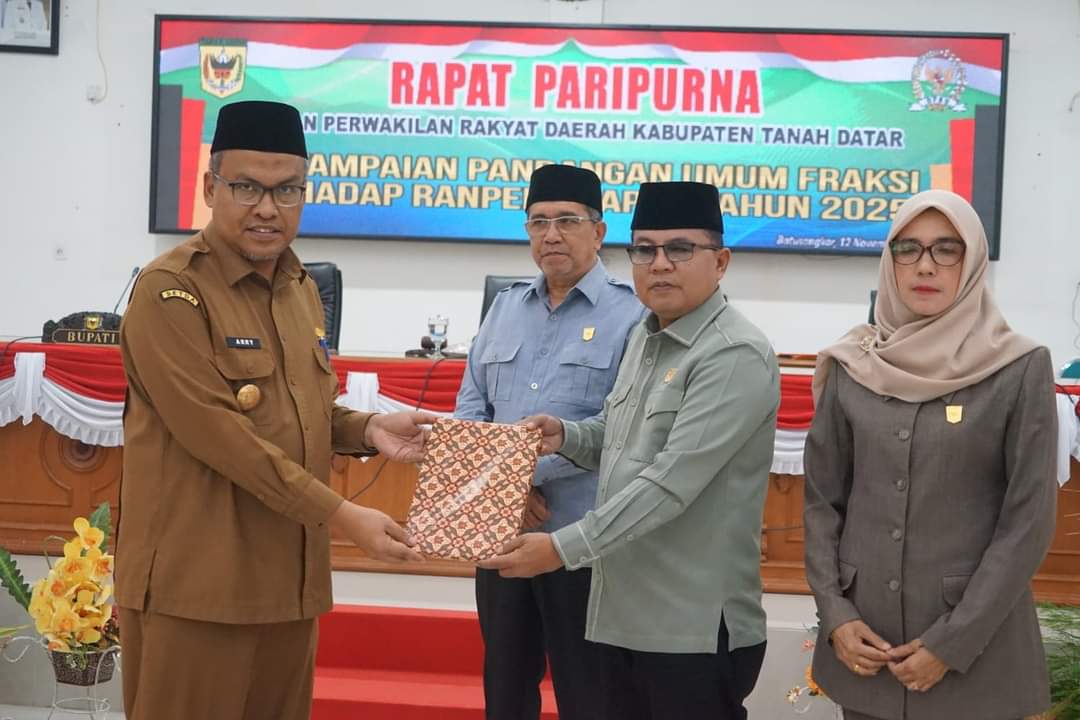 Delapan Fraksi DPRD Tanggapi Nota Keuangan RAPBD Tanah Datar Tahun 2025