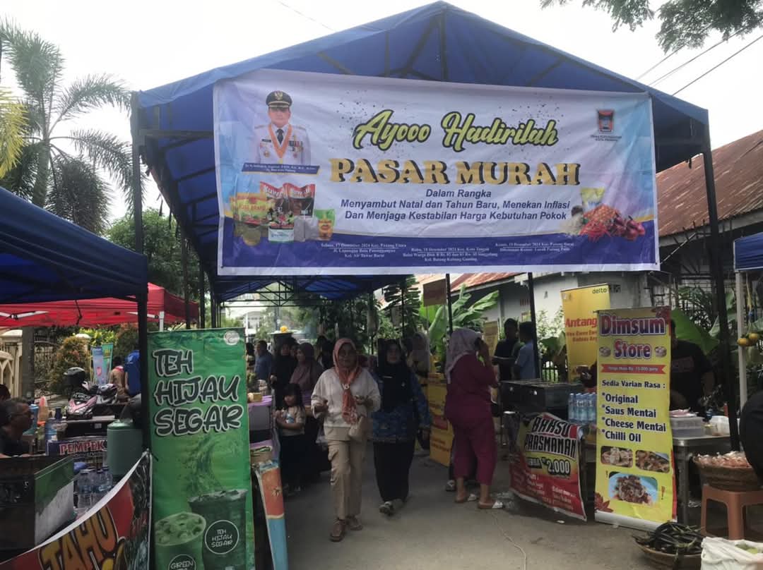 Dinas Perdagangan Kota Padang Adakan Pasar Murah di  Kantor Lurah Padang Pasir Padang Barat