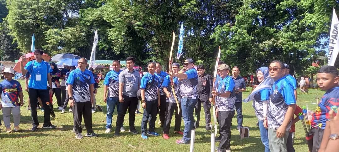 Pj Wali Kota Andree Algamar  Buka   Padang Open Archery Championship 2024