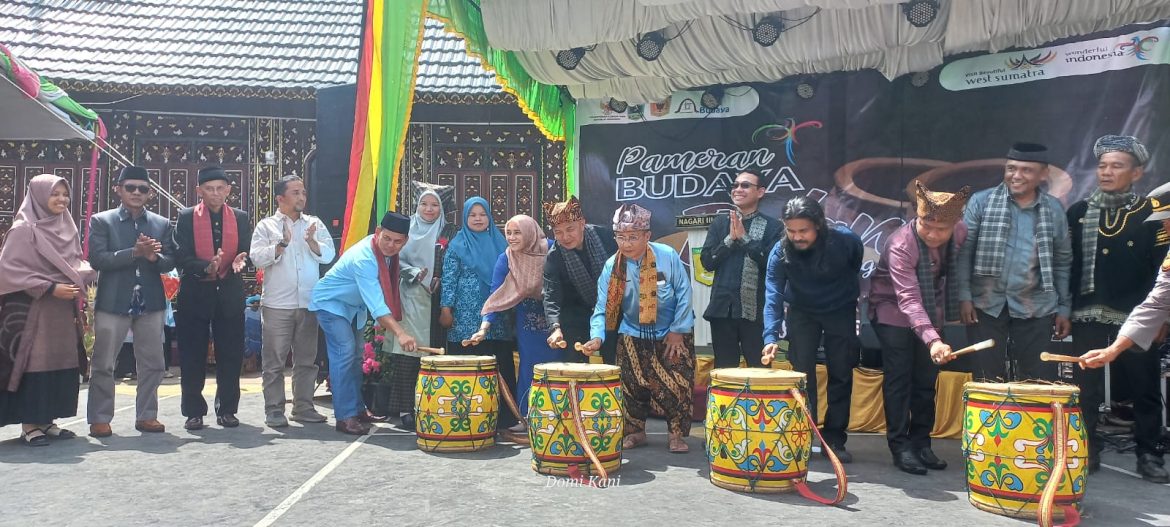 Warga Galogandang  Dan Perantau Nagari III Koto  Tumpah Ruah Saksikan Pembukaan Pameran Budaya Balango