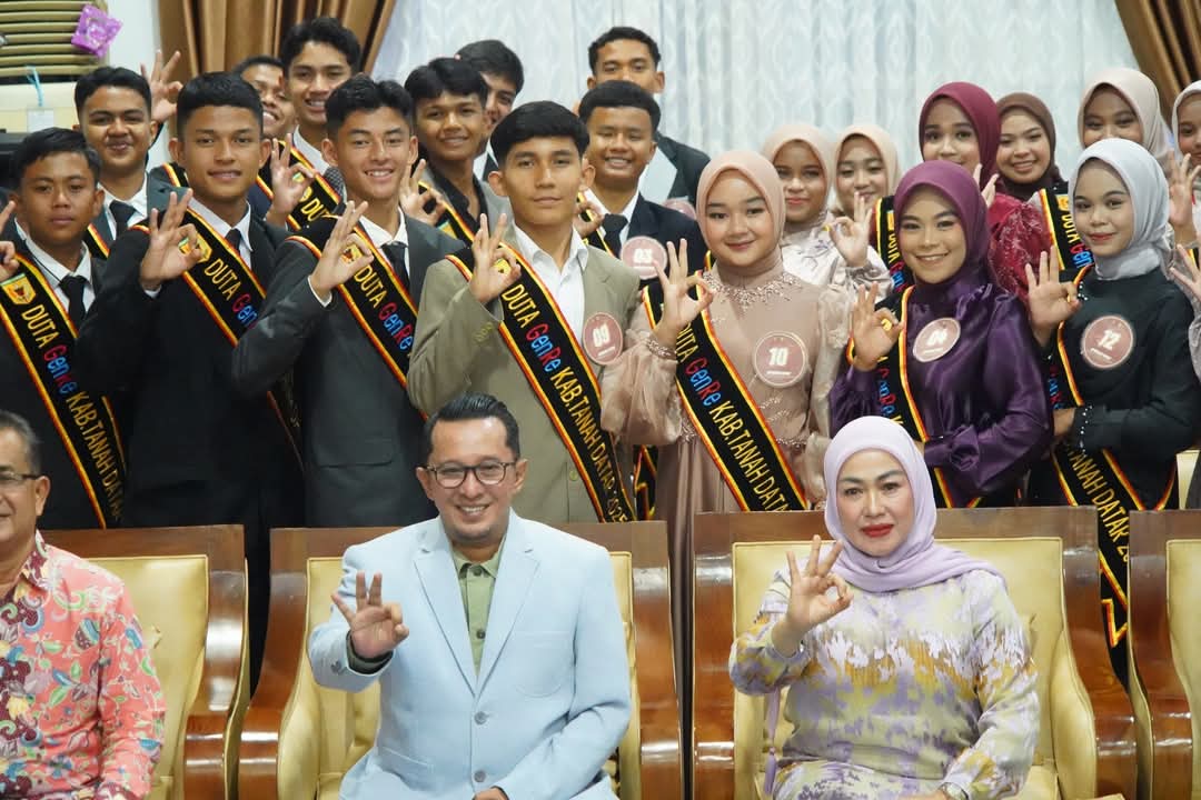 Bupati Tanah Datar Eka Putra Selaku Ayah Generasi Berencana Temu Ramah Dengan  Finalis Duta Genre