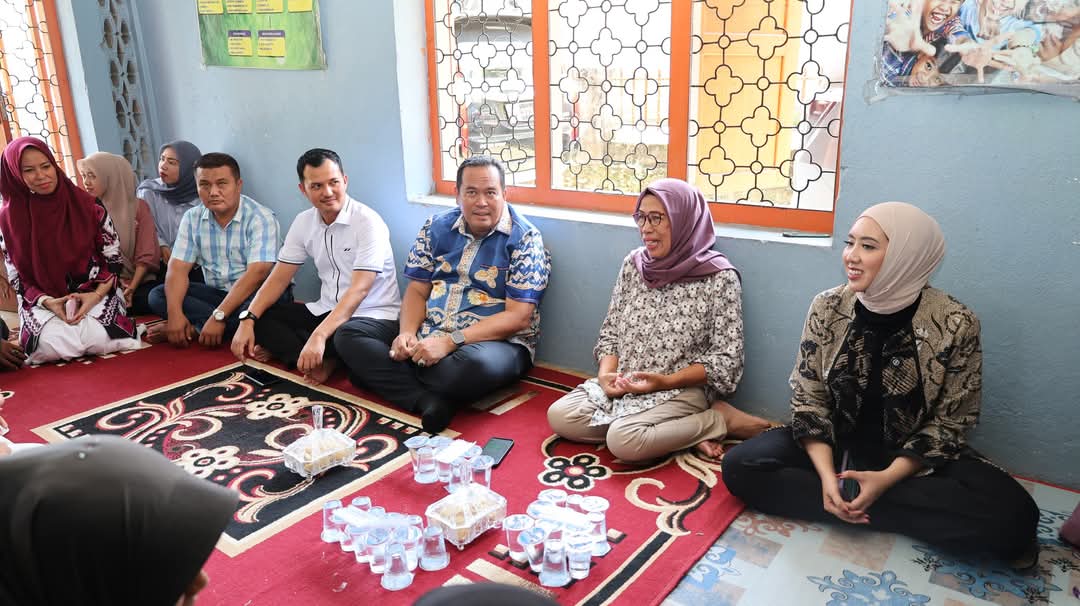 Anggota DPD RI  Cindy Monica Serahkan Bantuan Sembak Di Rumah Perlindungan Sosial Anak (RSPA) Delima Kota Pariaman
