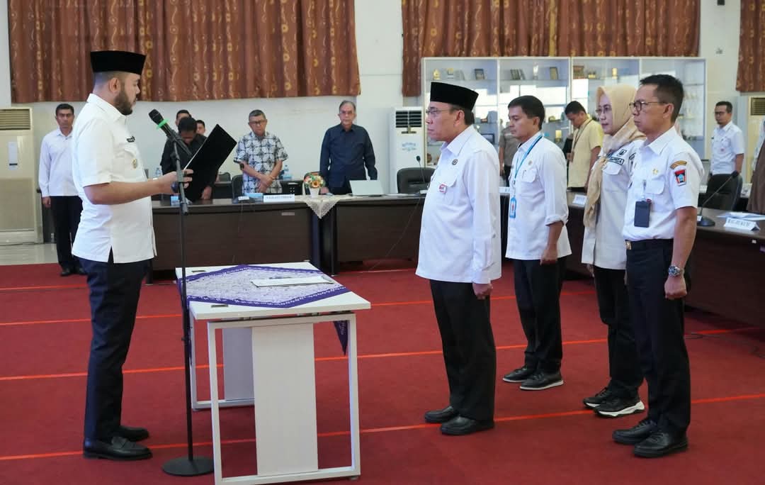 Kiat Atasi Kemiskinan, Tim Penanggulangan Kemiskinan Kota Padang Di Kukuhkan Wali Kota Padang