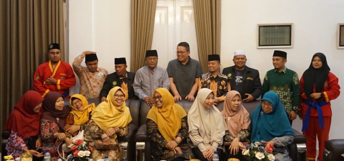 Pimpinan Muhammadiyah dan Aisyiyah Bersilaturahmi dengan Wakil Bupati Tanah Datar