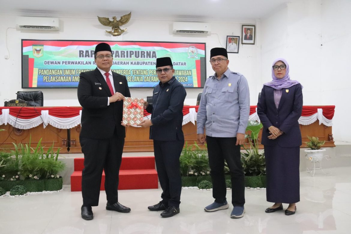 Wakil Bupati Tanah Datar Sampaikan Nota Penjelasan Bupati Tentang Raperda APBD Tahun 2024