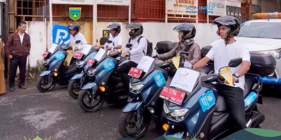 Penyuluh KB Padang Panjang Gunakan Mobil Mupen dan Motor Ikuti Kirab Harganas ke-32 Di Bukittinggi