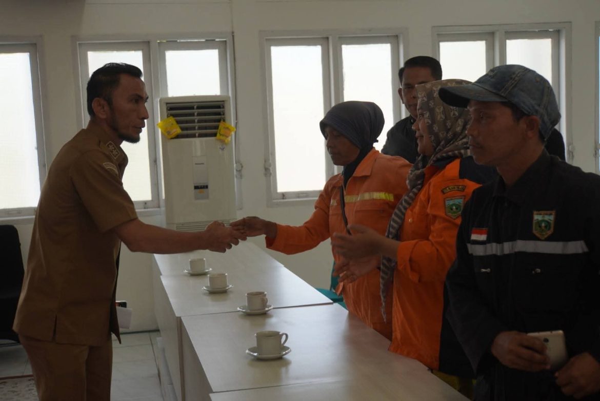 Dirumahkan, Wawako Padang Panjang Allex Terima Audiensi Perwakilan Non ASN