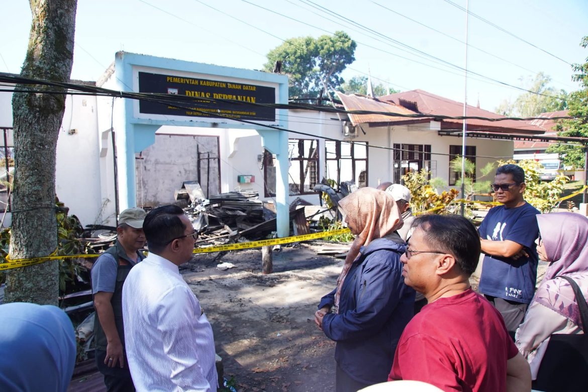 Kantor Dinas Pertanian Tanah Datar Ludes Dimamah Si Jago Merah, Kerugian Diperkirakan Capai Rp 3 milyar