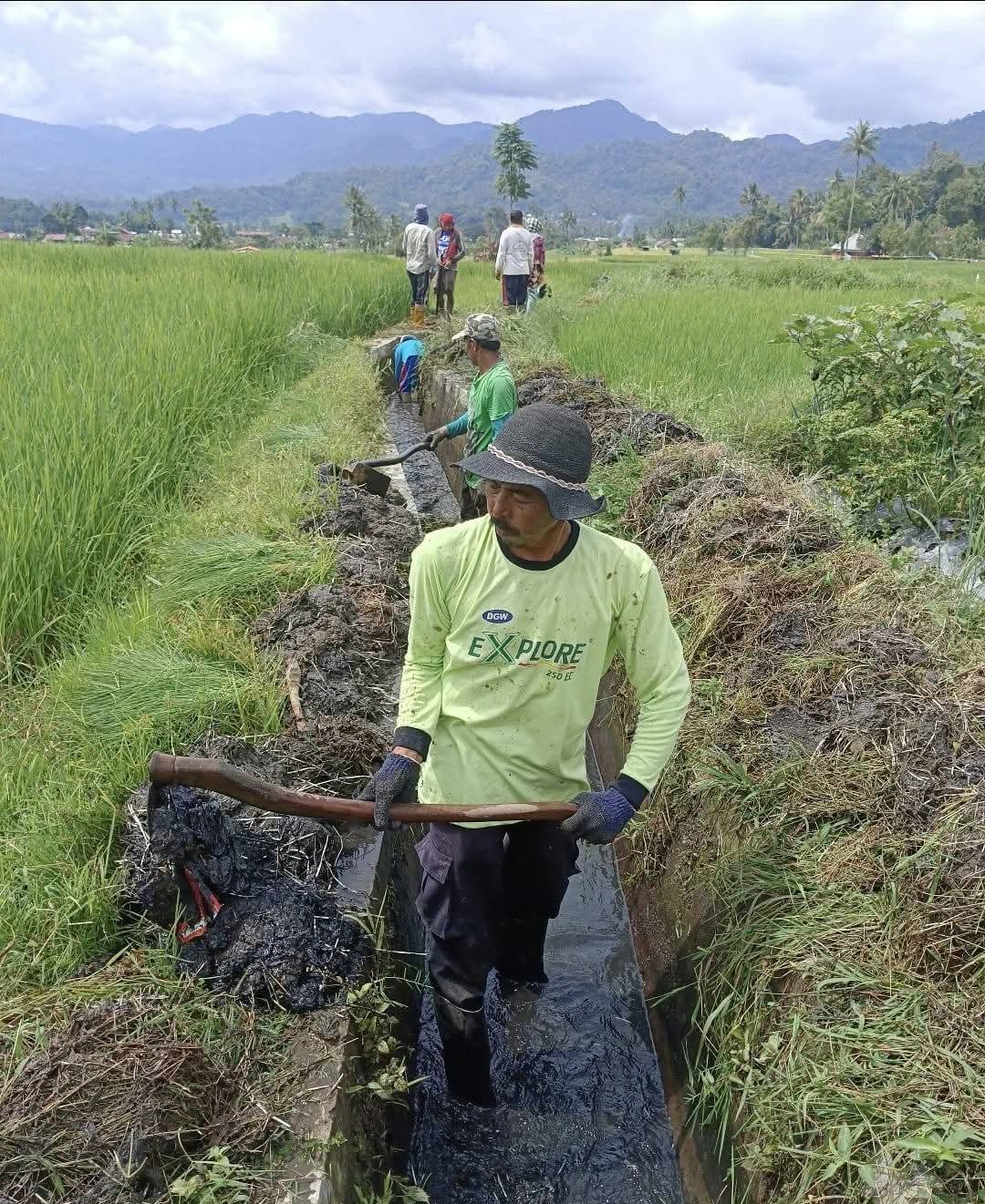 Anggota DPR RI Athari Gauthi Ardi Bantu Enam Irigasi Kota Padang Panjang