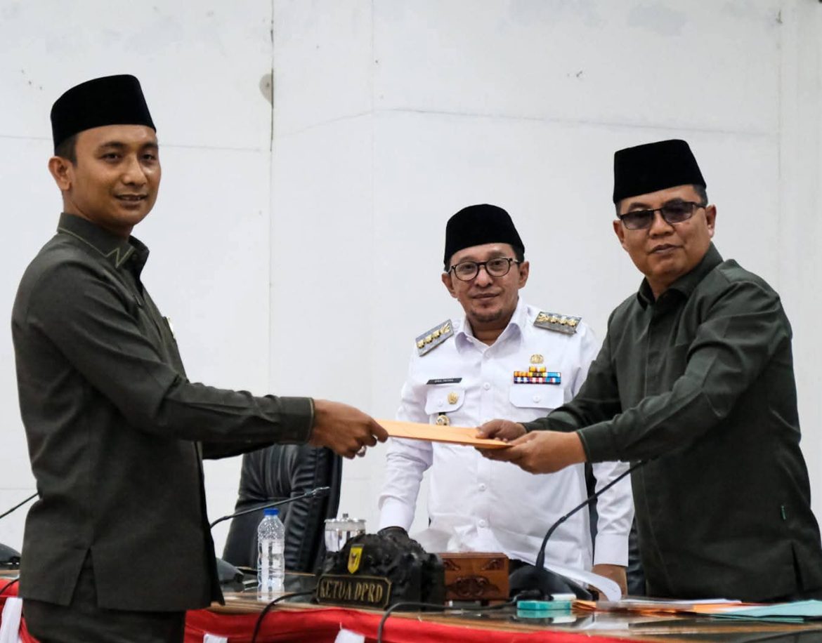 Delapan Fraksi DPRD Tanggapi Raperda RPJPM 2024-2029 Tanah Datar