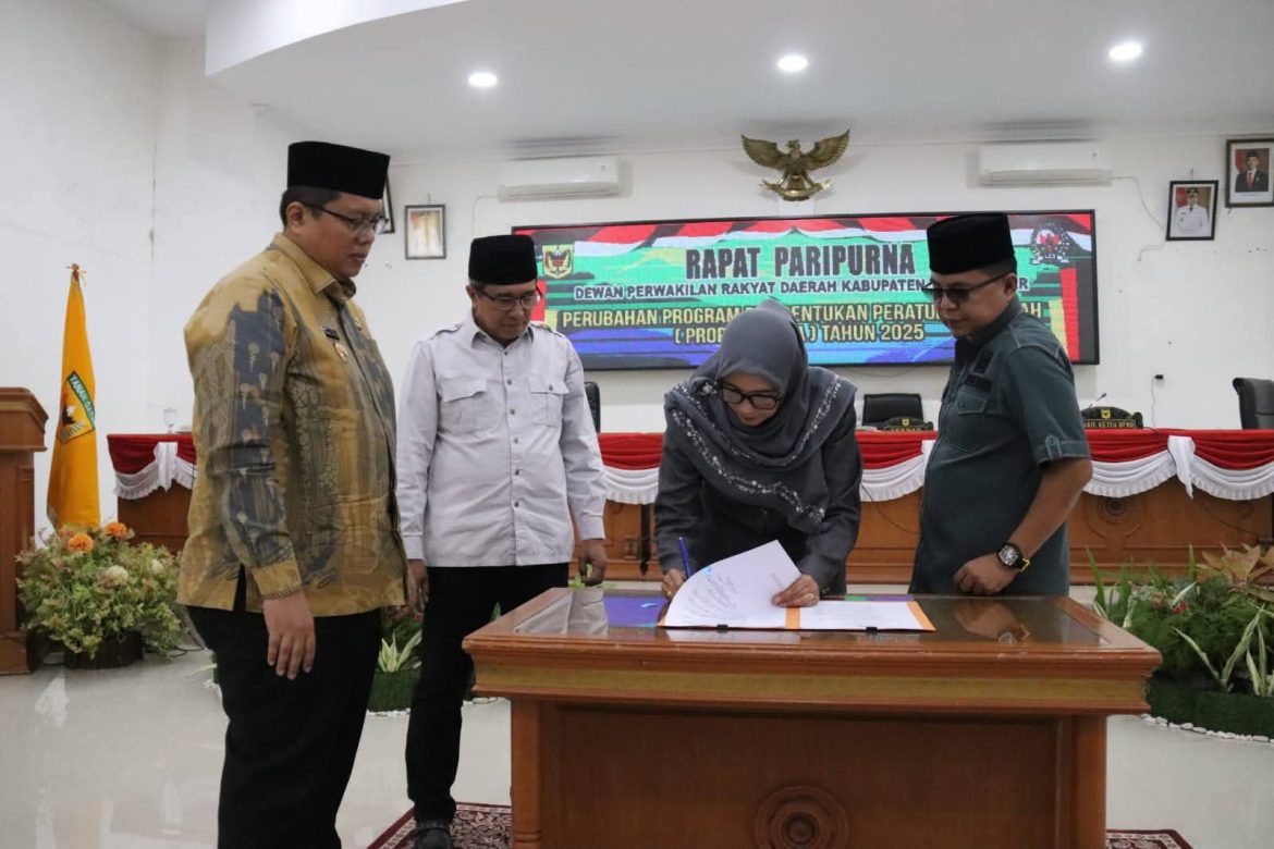 DPRD Tanah Datar Sepakati Perubahan Program Pembentukan Peraturan Daerah Tahun 2025
