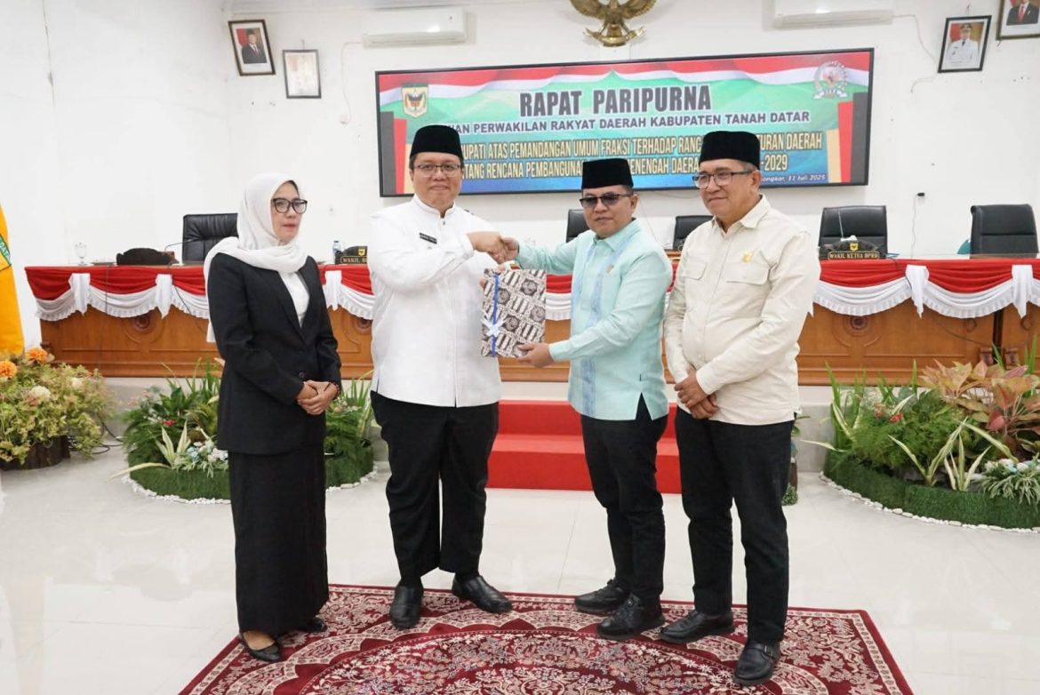 Wakil Bupati Tanah Datar Jawab Pandangan Fraksi DPRD Terhadap Raperda RPJMD 2025-2029