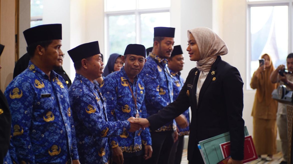 18 Pejabat Administrator Dan Pengawas Dilantik Bupati Dharmasraya, Ini Namanya