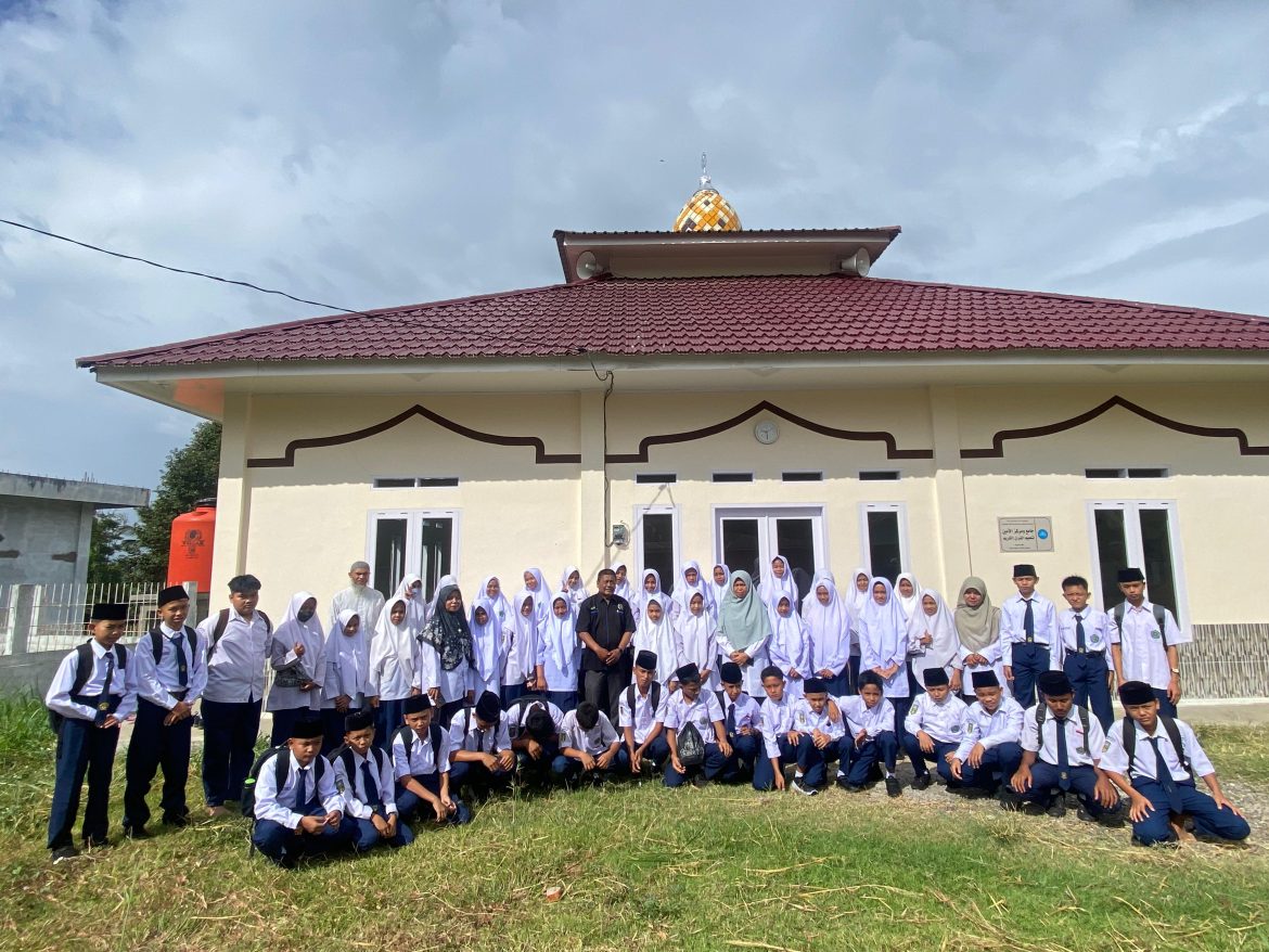 Pengawas Madrasah  Kementerian Agama Tanah Datar Buka Masa Ta’aruf  Di  Muhammadiyah Boarding School MTs Lima Kaum