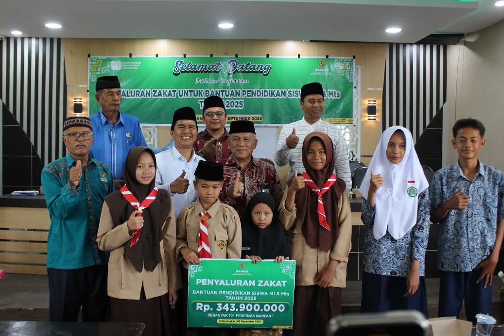 701 Siswa Madrasah di Tanah Datar Terima Bantuan Pendidikan Dari Baznas
