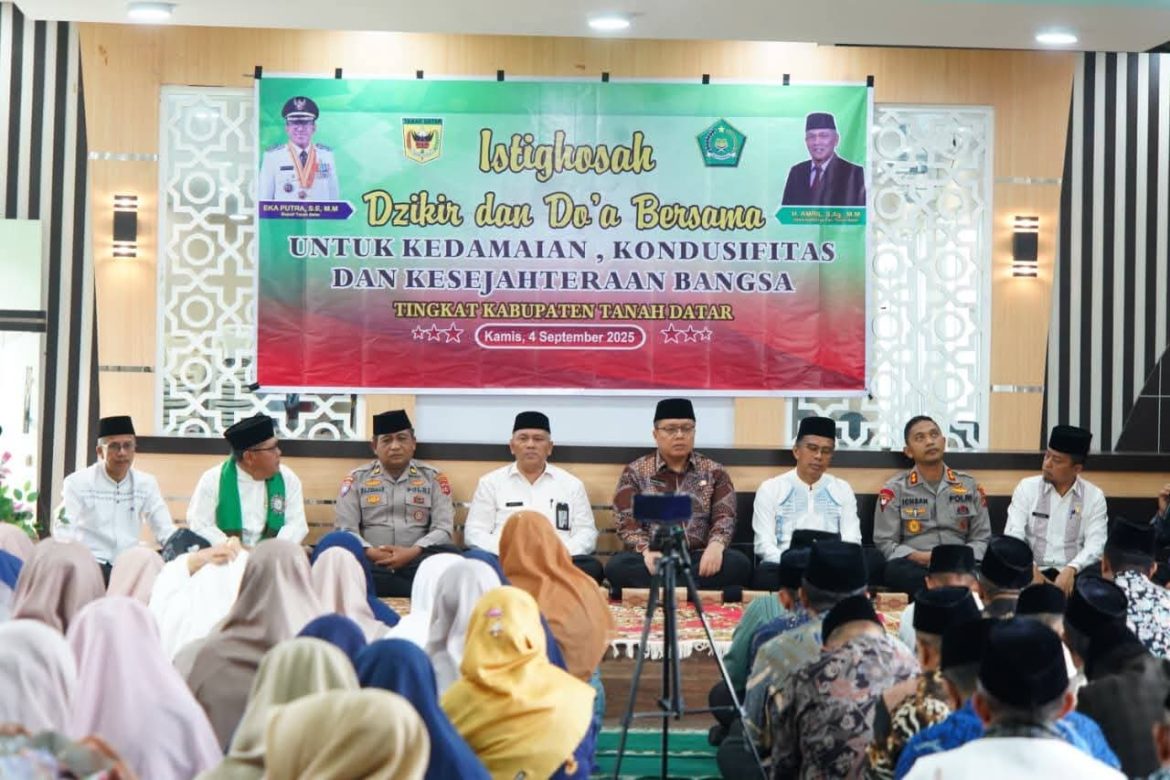 Wakil Bupati Tanah Datar Hadiri Istighosah, Dzikir Dan Do’a Bersama Di Aula Kankemenag