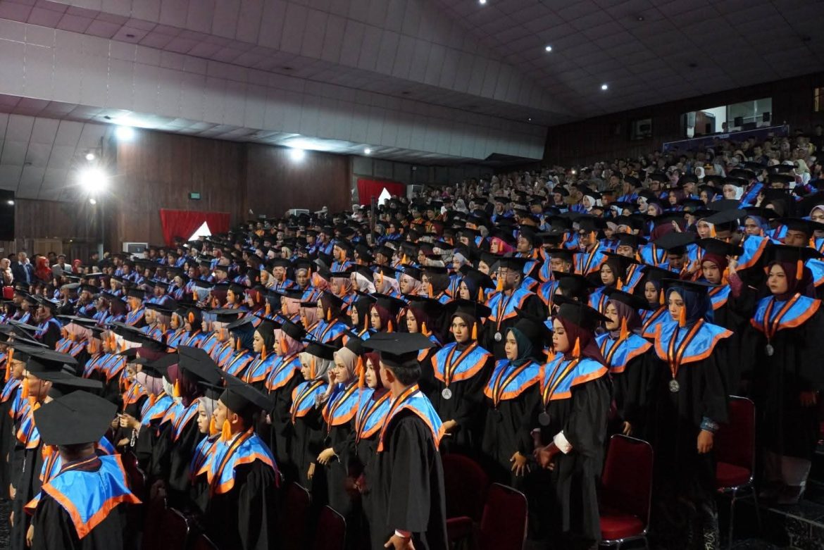 358 Wisudawan ISI Dikukuhkan, Ini Pesan Wali Kota Padang Panjang