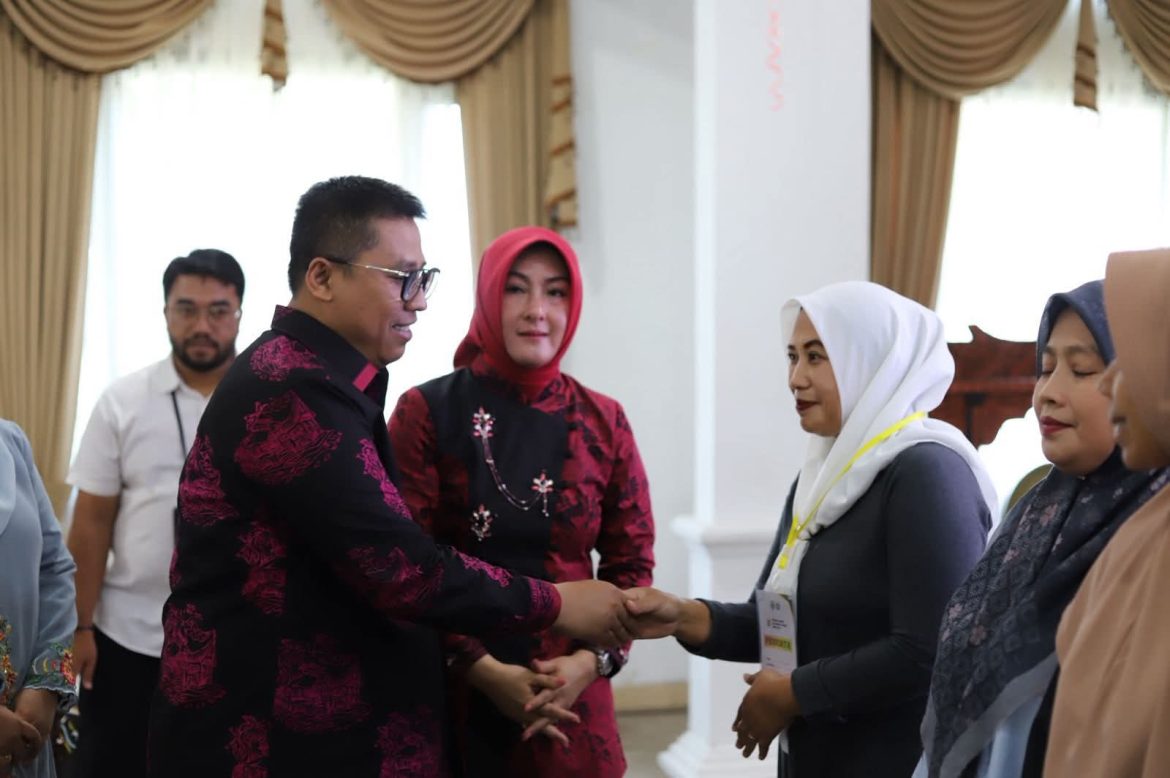 Wali Kota Padang Panjang Launching Program Sekolah Keluarga