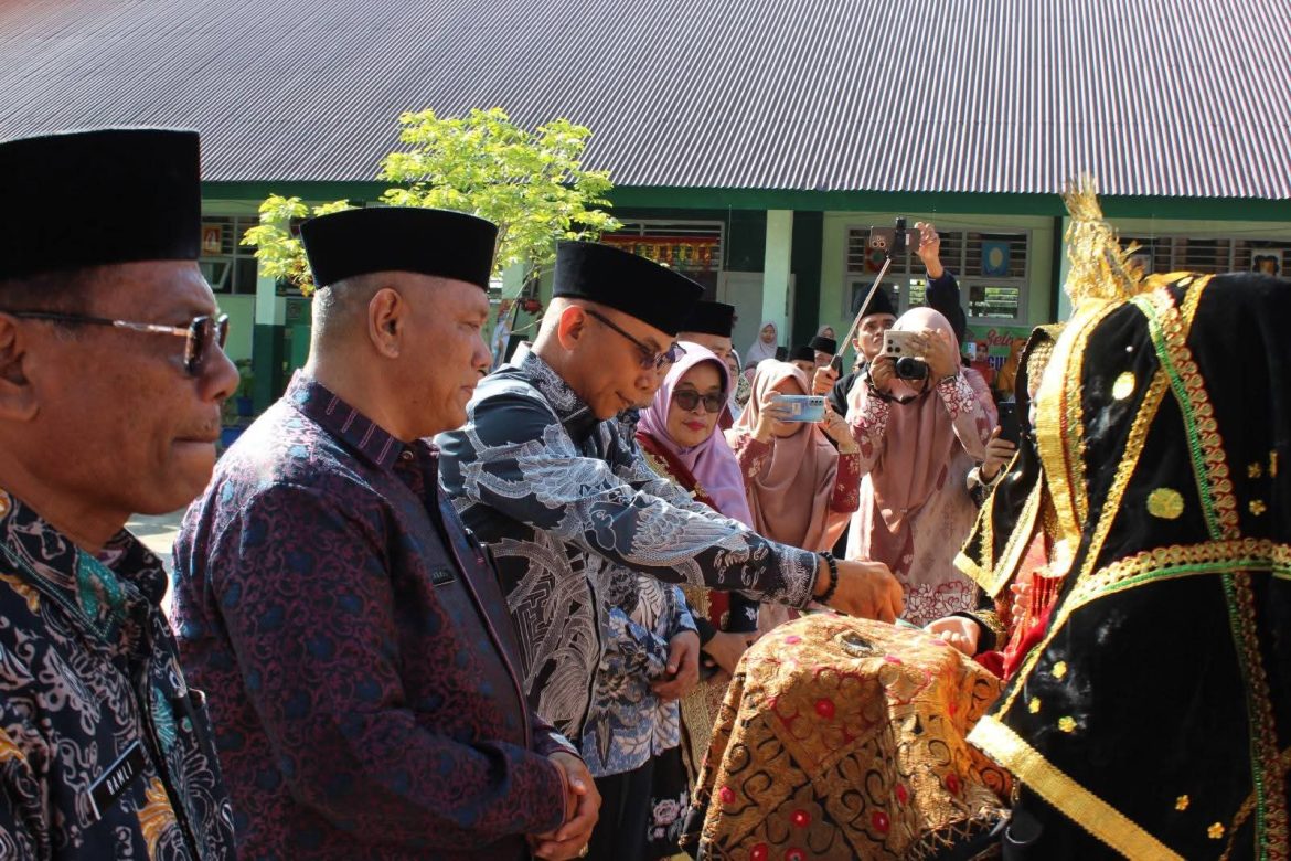 Perkuat Sinergi Wujudkan Madrasah Maju dan Mendunia, Ratusan Kepala MTs Se Sumbar Ikut  Rapat Koordinasi