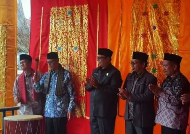 Staf Ahli Bupati Tanah Datar Buka Lomba MTQ Ke VI Kecamatan Pariangan di Balairung Sari Nagari Tabek
