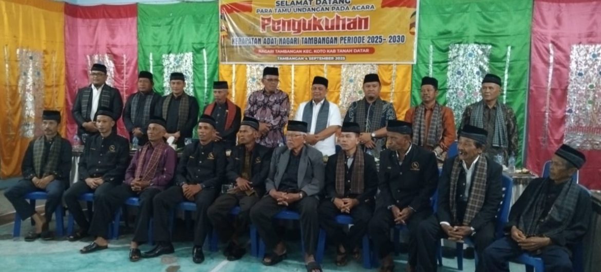 Pengurus KAN Nagari Tambangan Dikukuhkan, LKAAM Tanah Datar Ingatkan Peran Ninik Mamak