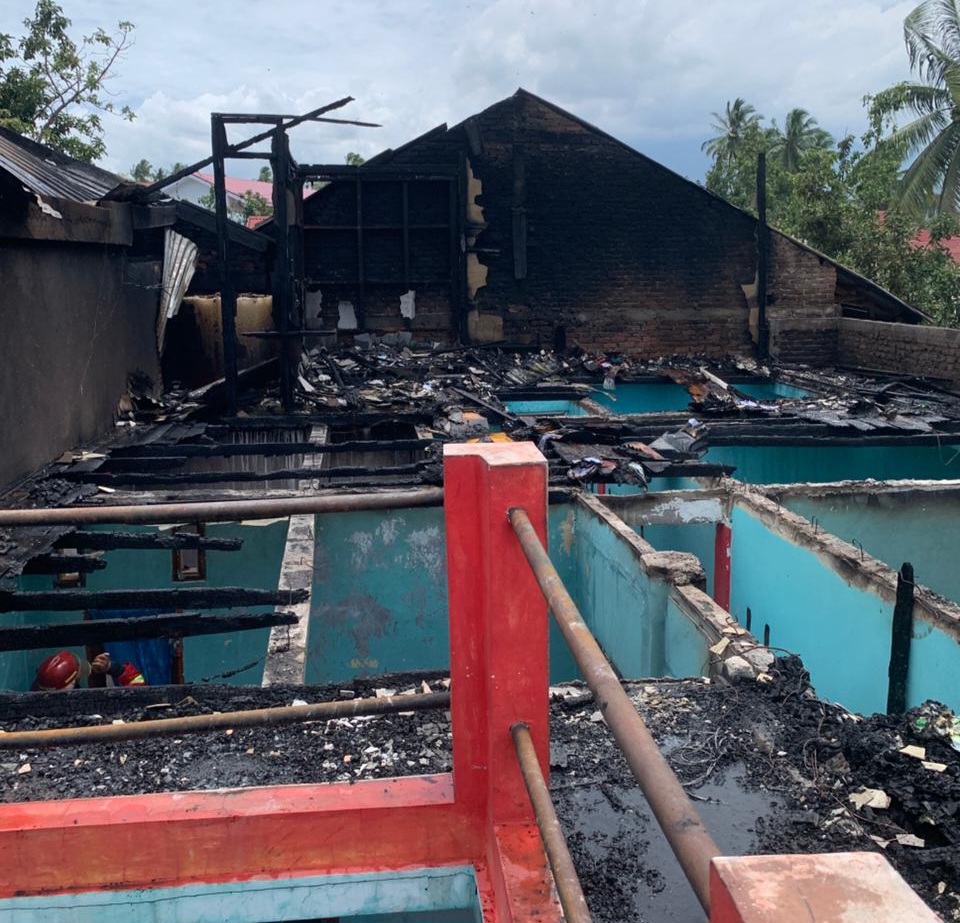 Kebakaran Hanguskan Rumah Dan 13 Kamar Kos di Cimonai Kubu Rajo Lima Kaum, Kerugian Capai Rp1,5 Miliar