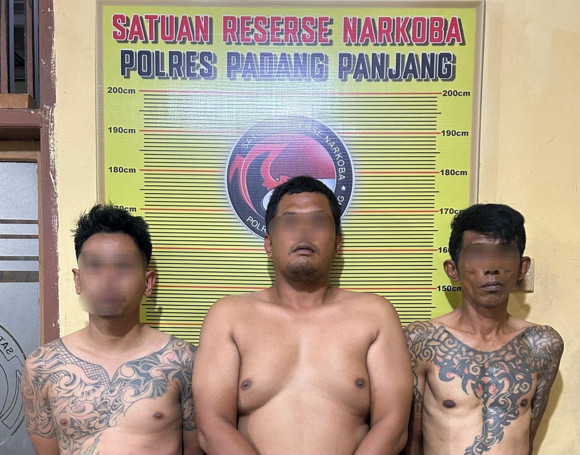 Dua Resedivis, Tiga Pelaku Penyalahgunaan Narkotika Jenis Shabu Di Tangkap  Di Koto Panjang Padang Panjang