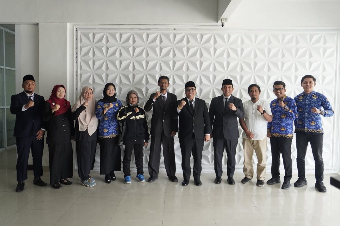Harumkan Nama Daerah, 10 Atlet Korpri Padang Panjang Dilepas Wali Kota Hendri Arnis