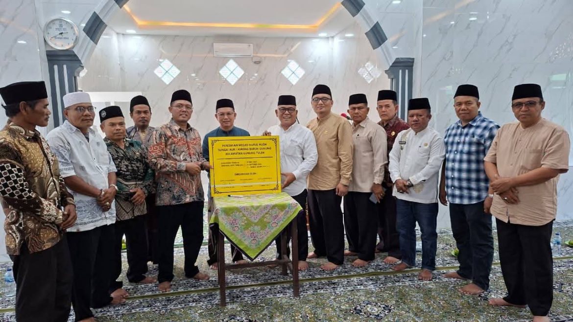Bupati Pasaman Barat  Resmikan Masjid Nurul Huda Sungai Aur I, Jorong Baruh Gunung, Kecamatan Gunung Tuleh
