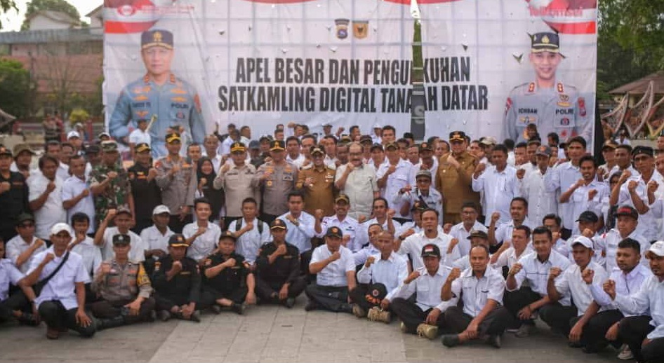 Kapolda Sumbar Kukuhkan Satuan Keamanan Lingkungan (Satlinmas) Digital Se Tanah Datar