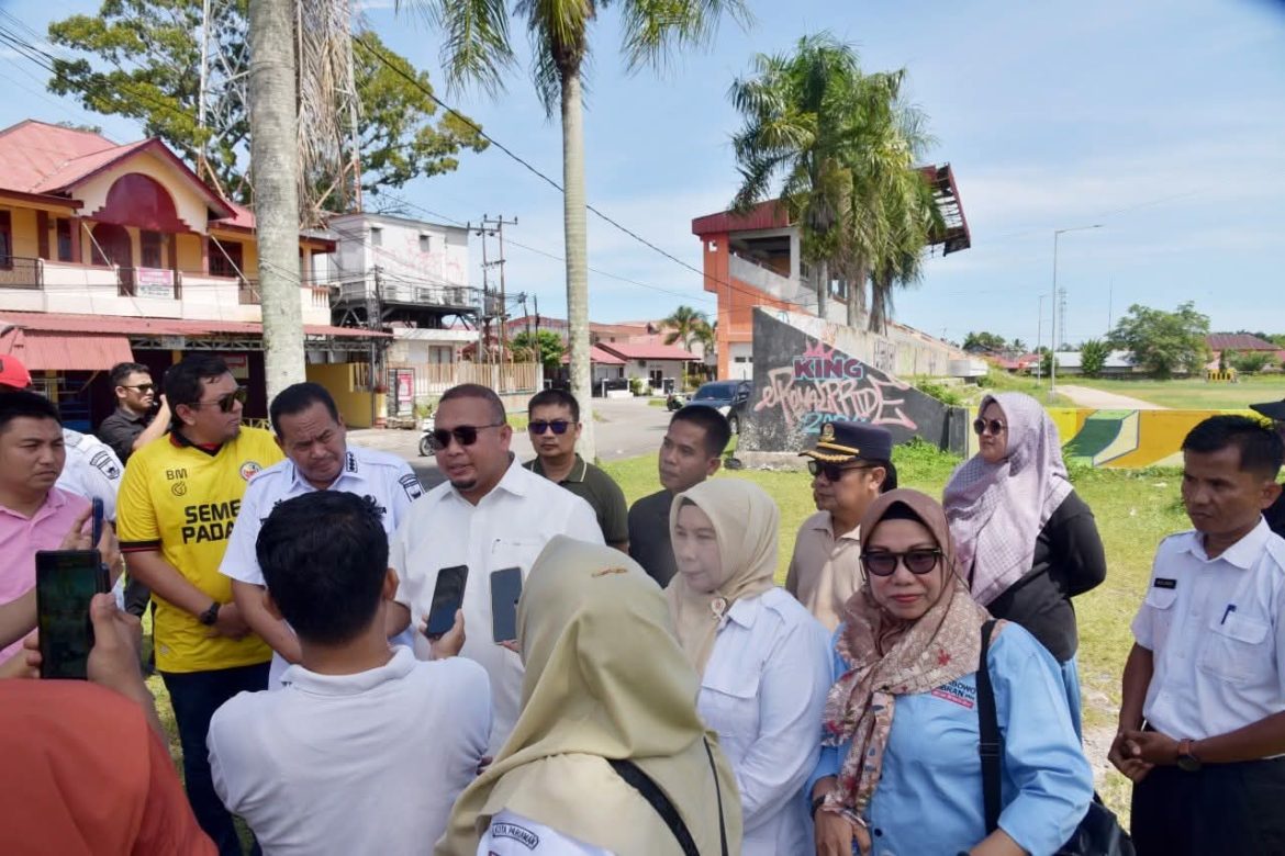 Andre Rosiade Dukung Pembenahan GOR Rawang Kota Pariaman Dengan Kolaborasi