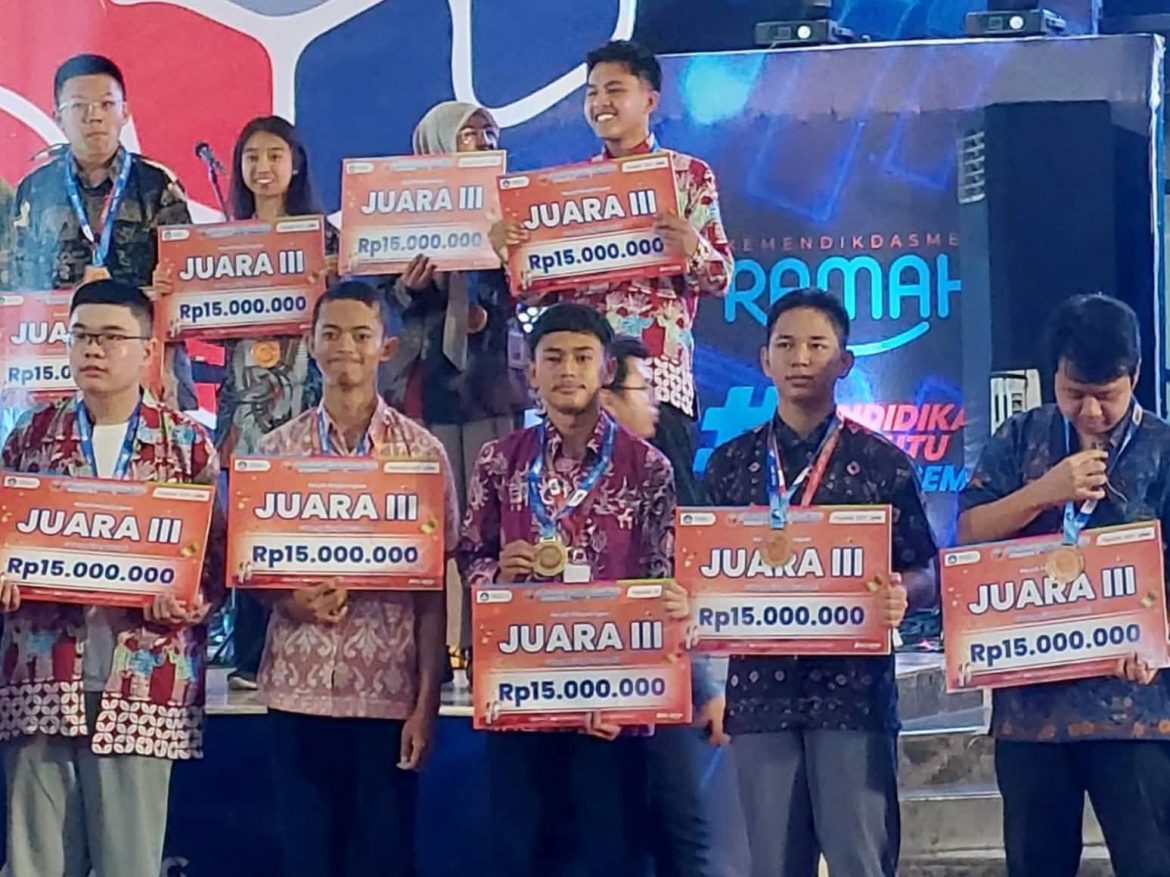 Dua Siswa SMAN 1 Sumbar  Yang Di Padang Panjang Raih Prestasi di OSN 2025, Ini Namanya
