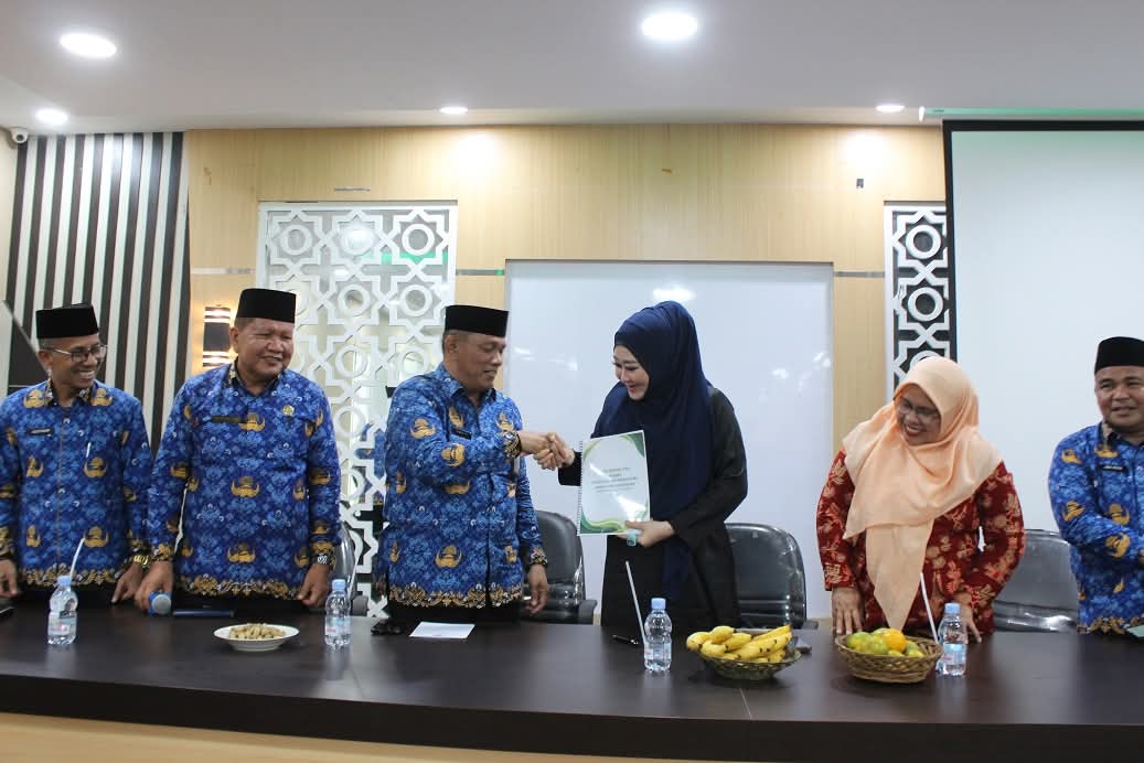 Anggota DPR RI Hj. Lisda Hendrajoni  Temu Ramah Dengan Kemenag Tanah Datar