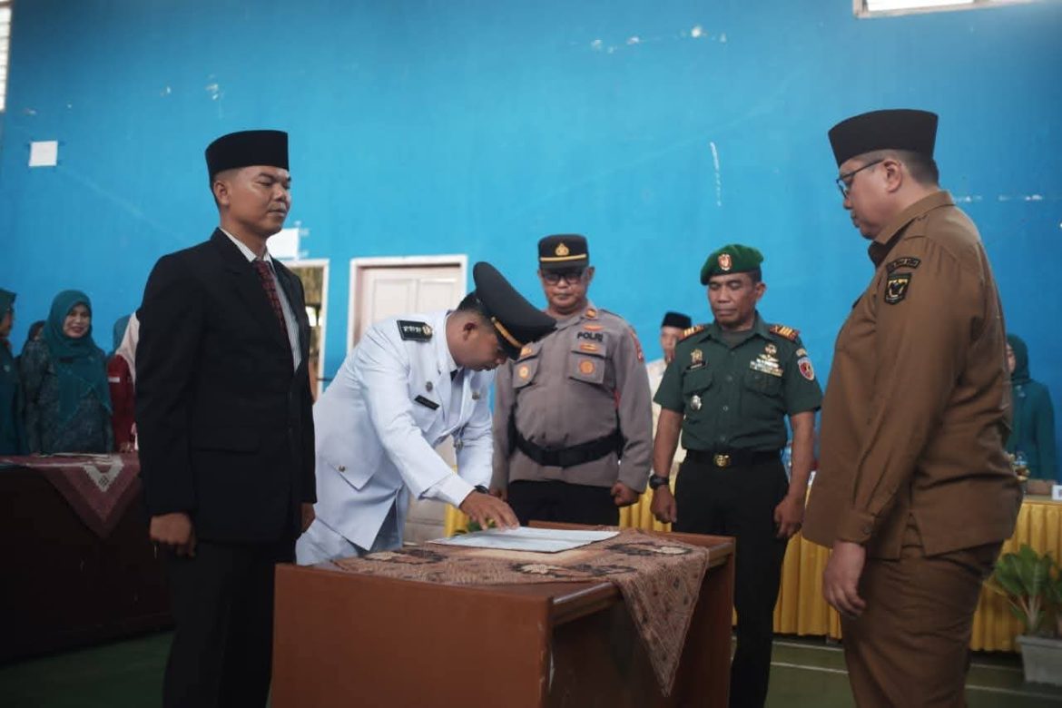 Riky Afrizaldi S.STP Jadi Camat, Wakil Bupati Tanah Datar Hadiri Serah Terima Camat Tanjung Emas