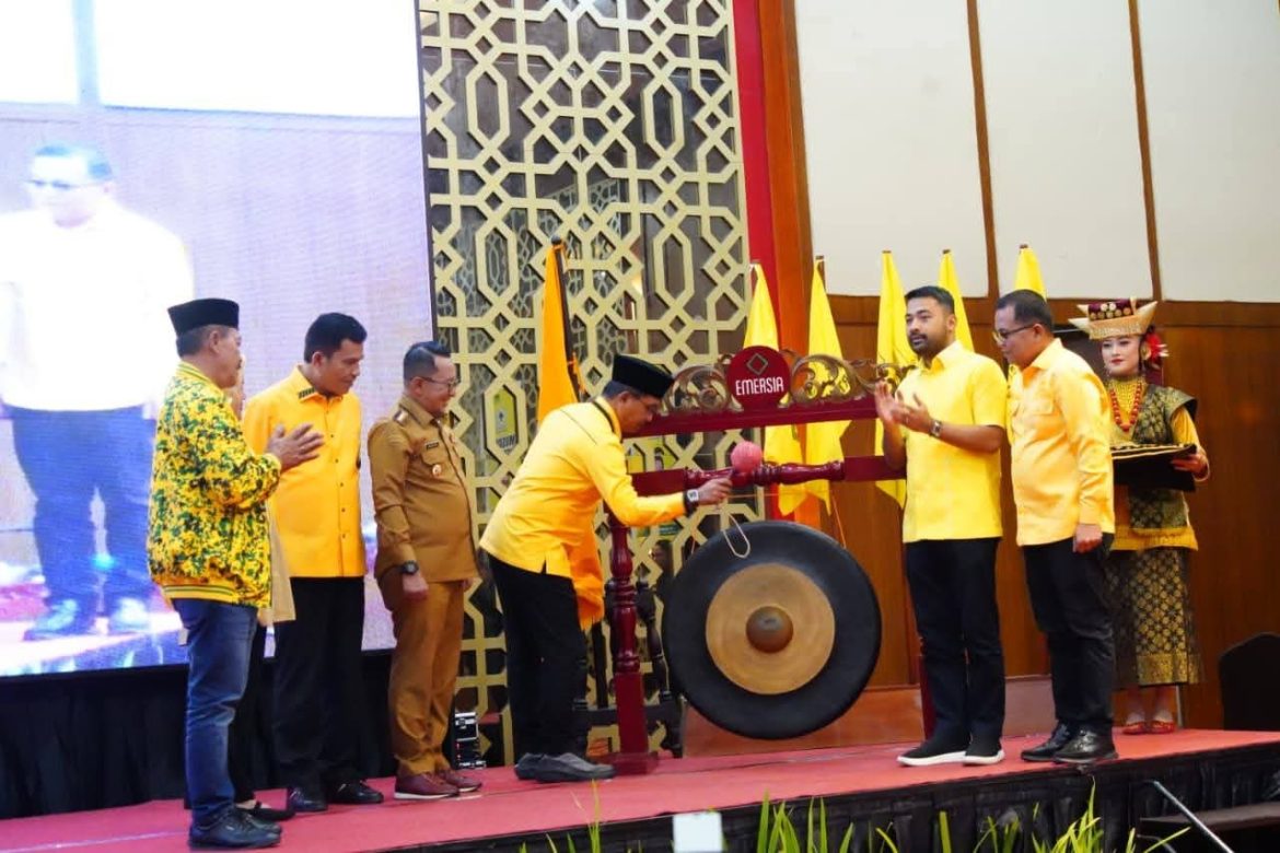 Bupati Tanah Datar Minta Partai Golkar Dukung Pemerintah Daerah Untuk Mensejahterakan Masyarakat