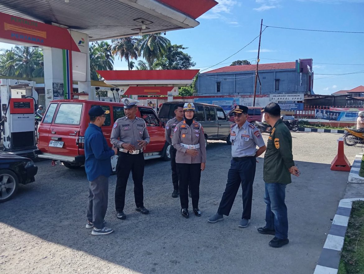 Pemda Pasbar Dan Polres Tertibkan Pengambilan Bio Solar di SPBU Batang Toman