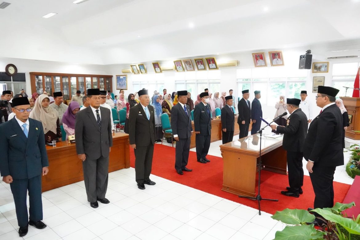 Bupati Tanah Datar Lantik Delapan Pejabat Pimpinan Tinggi Pratama, Ini Nama Namanya