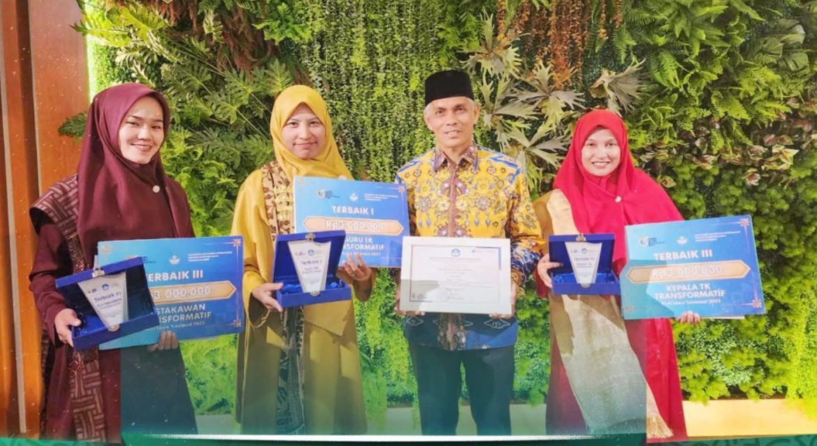 Guru TK Suci Muhajir, S.Pd  Juara I Apresiasi GTK Transformatif Tingkat Sumbar