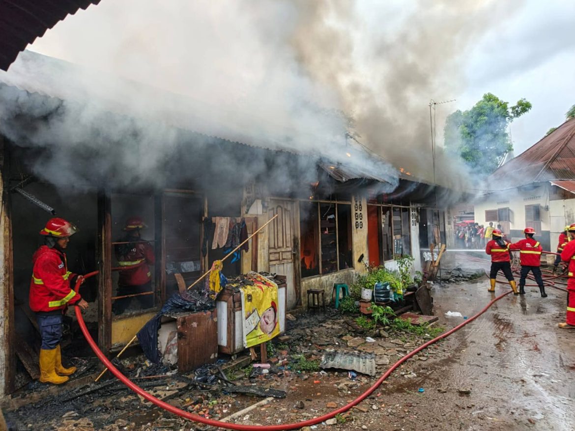 Kerugian Ditaksir Rp400 Juta, 4 Petak  Rumah Kontrakan di Alang Laweh Padang Diamuk Sijago Merah