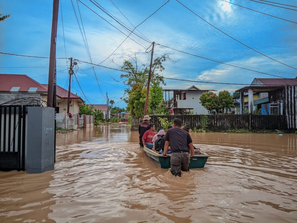 8 Meninggal Dunia dan 31.845 Jiwa Terdampak Banjir Di Kota Padang