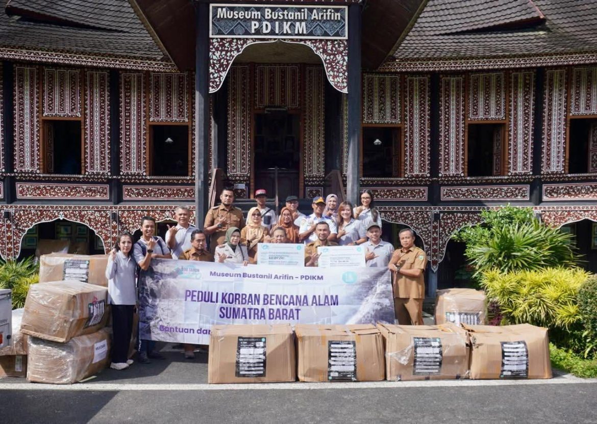 Diterima Wakil Walikota Padang Panjang, Keluarga Bustanil Arifin, Yayasan Anakku, dan Al-Izhar Salurkan Donasi Rp1 Miliar Untuk Korban Banjir