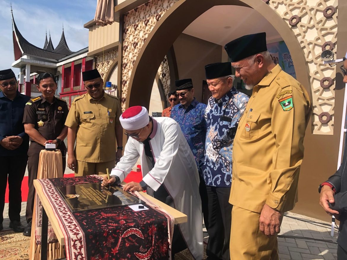 Gubernur Mahyeldi Resmikan Gedung Baru MUI Sumbar