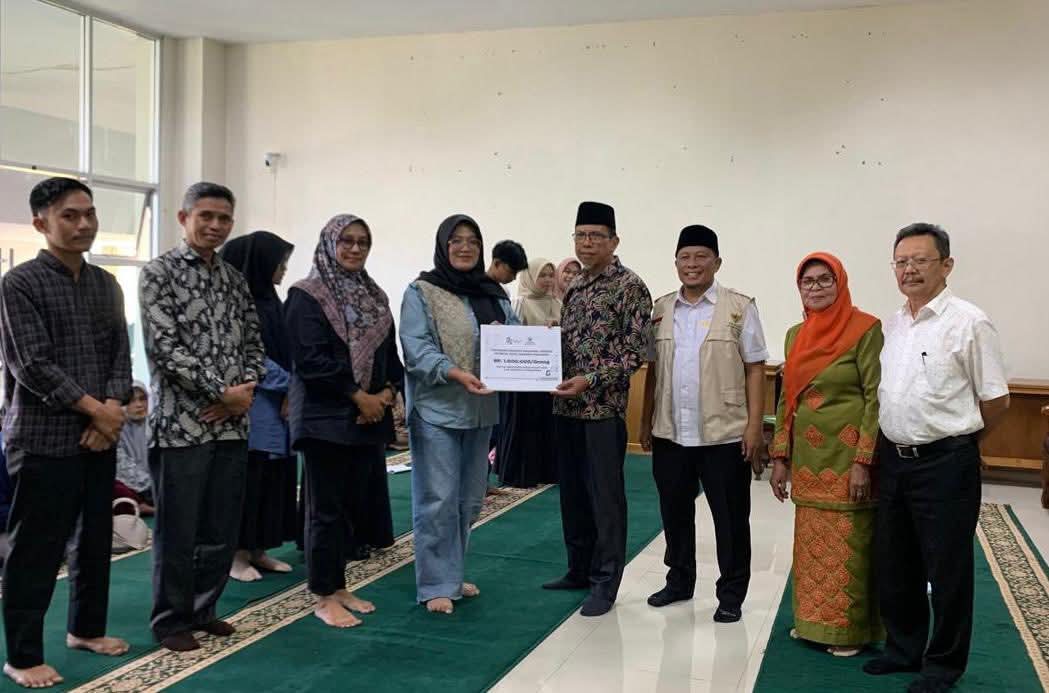 Wardah Foundation Salurkan CSR Dana Pendidikan bagi Anak Asuh Baznas Kota Padang Panjang